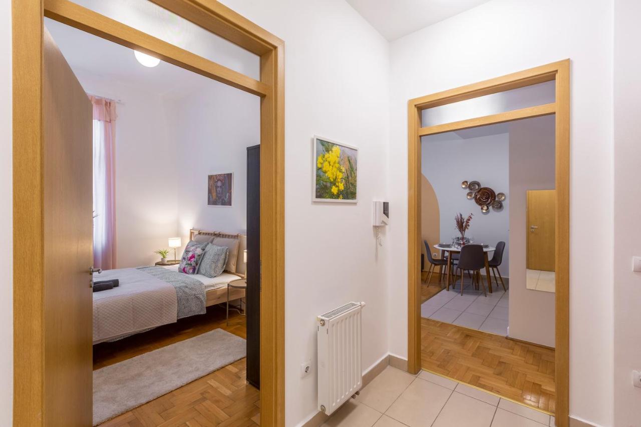 Cozy Home By Bella In The Heart Of Budapest Extérieur photo