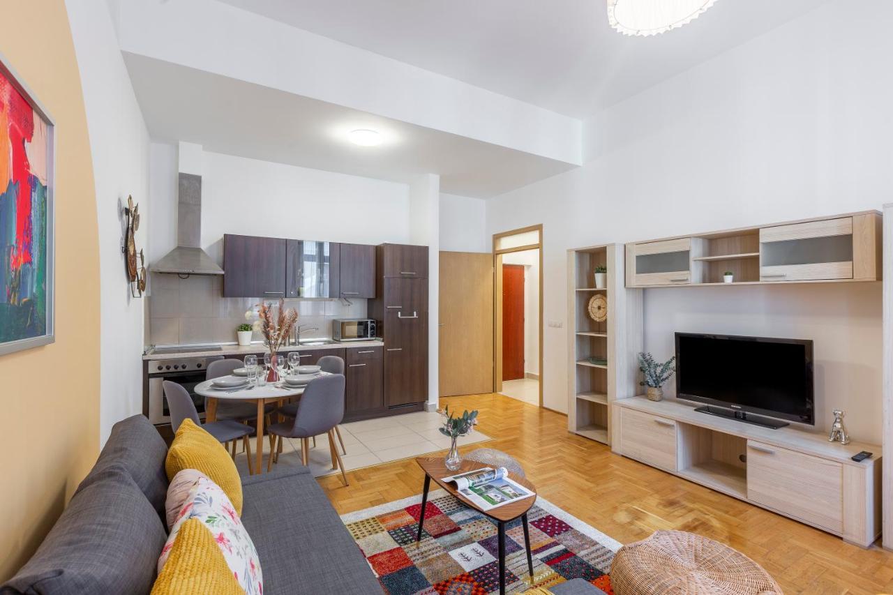 Cozy Home By Bella In The Heart Of Budapest Extérieur photo