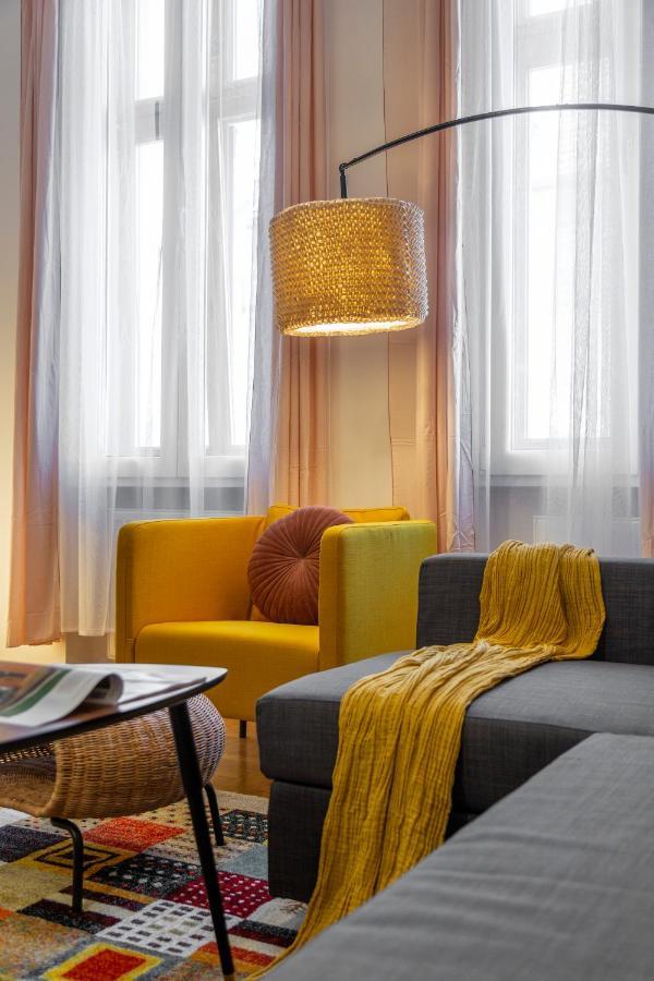 Cozy Home By Bella In The Heart Of Budapest Extérieur photo