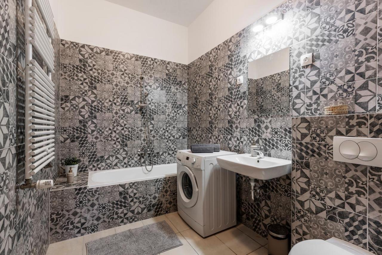 Cozy Home By Bella In The Heart Of Budapest Extérieur photo
