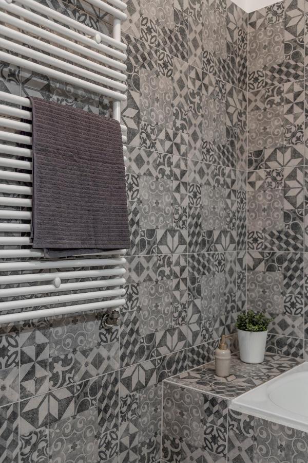 Cozy Home By Bella In The Heart Of Budapest Extérieur photo